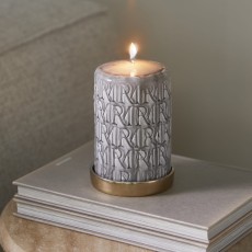 Świeca Szaro-Beżowa RM Monogram Pillar Candle Flax Riviera Maison