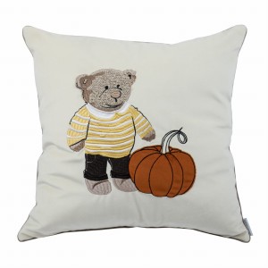 Poduszka Haftowana Dekoracyjna Miś Mr. Teddy George - Różne Kolory Tkanin