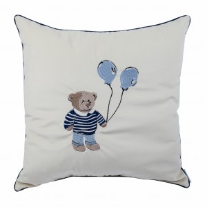 Poduszka Haftowana Dekoracyjna Mr. Teddy Ralph  - Różne Kolory Tkanin