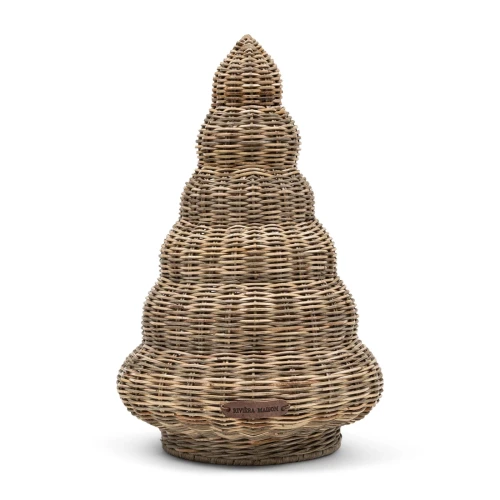 Dekoracja rattanowa choinka w kształcie falistej formy, w kolorze naturalnym. Stojąca, pleciona struktura z wyraźnym detalem przy podstawie. Wysoka, symetryczna, idealna do aranżacji wnętrz. Tło białe dla lepszej widoczności produktu.