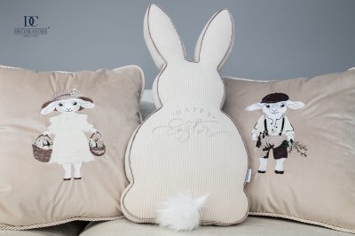 Poduszka Haftowana Dekoracyjna Velvet Pani Barankowa - Różne Kolory Tkanin 7