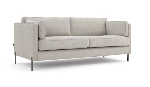Nowoczesna, 2,5-osobowa sofa w jasnoszarym odcieniu z tapicerki o miękkiej fakturze. Posiada szerokie, wygodne poduszki, metalowe nóżki i proste linie. Ujęcie frontalne, sofa stojąca na białym tle. Wymiary: 192x92x82 cm.