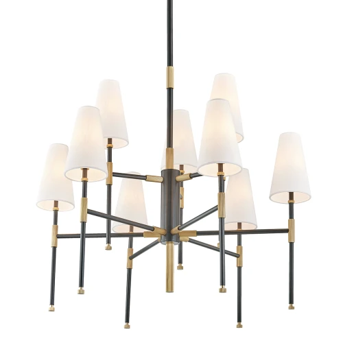 Elegancka lampa sufitowa Bowery XL w kolorze czarnym, z dziewięcioma białymi kloszami na złotych mocowaniach. Produkt wiszący, z widocznymi detalami konstrukcyjnymi, umieszczony na jasnym tle. Idealny do nowoczesnych wnętrz.