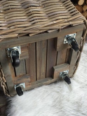 Elegancki i Funkcjonalny Kosz Rattanowy na Kółkach Wys. 44cm 4