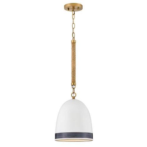 Lampa wisząca Nash, biała z mosiężnymi detalami, owalny matowy klosz z czarną obręczą, zawieszona na metalowym łańcuchu z plecionką, elegancki design na jednolitym tle.