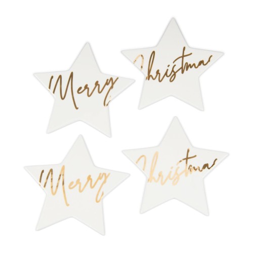 Zestaw 4 podkładek w kształcie gwiazdy wykonanych z białego materiału. Każda podkładka ozdobiona złotym napisem „Merry” lub „Christmas”. Podkładki mają matową powierzchnię. Ułożone na jasnym tle w różnych konfiguracjach.