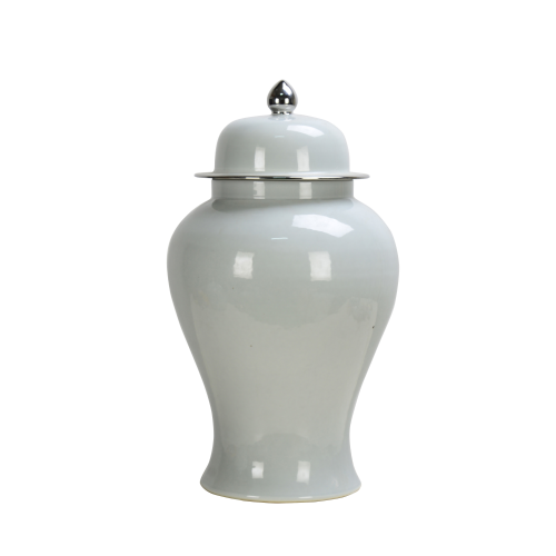 Waza ceramiczna Amfora Bella w kolorze szarym, o wysokości 53 cm. Posiada eleganckie, zaokrąglone kształty oraz metalową pokrywkę z dekoracyjnym uchwytem. Stoi na stabilnej podstawie, wykończona błyszczącą powierzchnią.