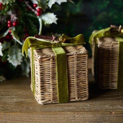 Zawieszka Rattanowy Prezencik z Wstążką RR Present Box S Riviera Maison 3
