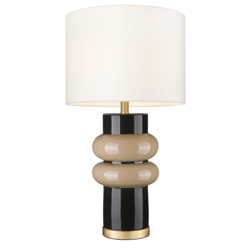 Lampa stołowa z zaokrąglonym, beżowym kloszem na złotej podstawie. Podstawa w kształcie trzech cylindrów: dolny czarny, środkowy beżowy, górny czarny. Całość w nowoczesnym stylu, na jednolitym tle.