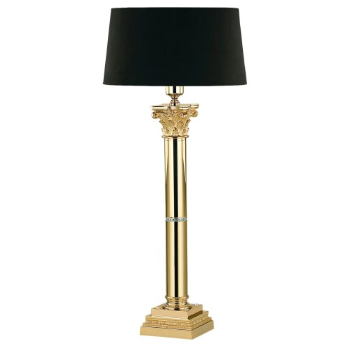 Lampa stołowa Vera III o wysokości 74 cm, z złotą podstawą w kształcie kolumny i czarnym abażurem. Stoi na prostokątnej podstawie, dekorowanej detalami. Elegancka, klasyczna forma, idealna do różnych aranżacji wnętrz.