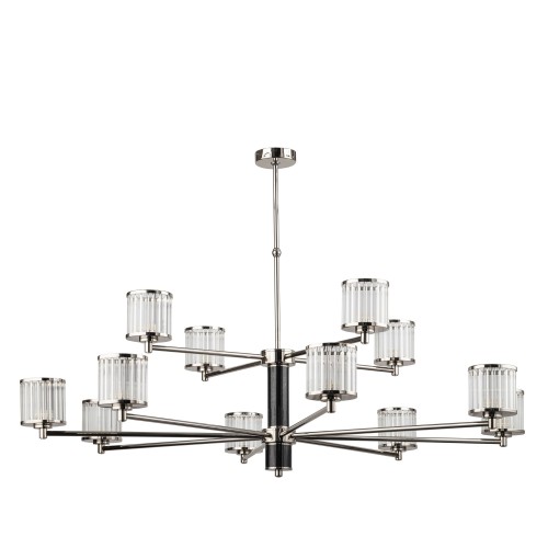 Lampa sufitowa Como II o wymiarach 118x118x70 cm, z metalową konstrukcją w kolorze srebrnym, posiada 12 kloszy ze szkła o żłobionej fakturze. Montowana na długim wysięgniku, idealna do nowoczesnych wnętrz.