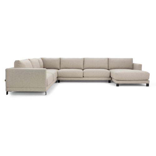 Sofa narożna prawostronna Harvey w jasnym, teksturowanym materiale. Wymiary: 260x380x160x83 cm. Ułożona w kształcie litery L, z wygodnymi poduszkami oparciowymi i niskimi nogami. Proste, nowoczesne wykończenie na białym tle.