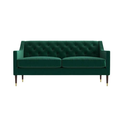 Dwuosobowa sofa Chesterfield w głębokim odcieniu zieleni, o wymiarach 170x80x78 cm. Ujęcie frontalne, ukazujące tuftowane siedzisko i oparcie. Drewniane nogi w ciemnym kolorze z złotymi akcentami. Gładka tkanina tapicerska, elegancki design.