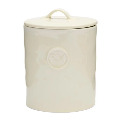Pojemnik Portofino M w kolorze białym, ceramiczny, o gładkiej, błyszczącej powierzchni. Produkt z pokrywą i uchwytem, o cylindrycznym kształcie. Widoczny napis z logo RM na przedniej stronie. Stoi na białym tle.
