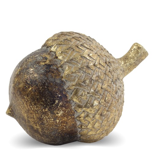 Dekoracja w kształcie żołędzia o wymiarach 11,5 cm, w brązowo-złotym kolorze. Wierzch pokryty wplecionym wzorem, z połyskującą, złotą powierzchnią i matową brązową częścią. Produkt leży na płaskiej powierzchni.
