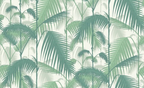 Tapeta Cole and Son Palm Jungle w kolorze emeraldowym i białym, z motywem palm. Wzór przedstawia bujne, zielone liście palmowe na jasnym tle, z wyraźnymi detalami i cieniem, co nadaje głębi. Idealna do aranżacji wnętrz w stylu tropikalnym.
