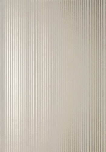 Tapeta Thibaut Anna French OMBRE STRIPE w metalicznym złotym wzorze na szarym tle. Charakteryzuje się pionowymi, równymi paskami, które nadają elegancki efekt ombre. Idealna do nowoczesnych wnętrz.