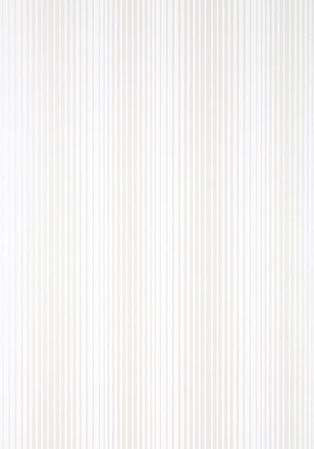 Tapeta Thibaut Anna French OMBRE STRIPE w odcieniu perłowym. Wzór z pionowymi, subtelnymi paskami, tworzącymi delikatny efekt ombre. Tło jasne, minimalistyczne, idealne do eleganckich wnętrz.
