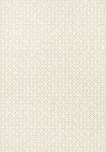 Tapeta Thibaut Anna French FAIRFIELD w odcieniu beżowym, z delikatnym, powtarzającym się wzorem w formie diamentów, o matowej fakturze. Idealna do stylowych aranżacji wnętrz.