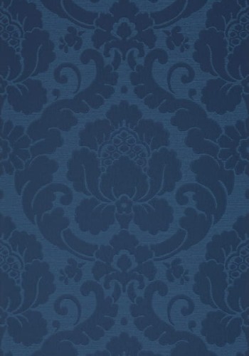 Tapeta Thibaut Anna French MARLOW w kolorze granatowym, z bogatym, teksturowanym wzorem w stylu damask. Motyw florystyczny z detalami, na jednolitym tle, idealna do eleganckich aranżacji wnętrz.