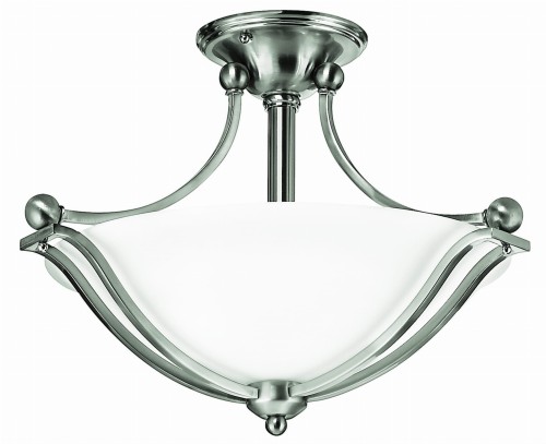 Plafon Beauty M w kolorze niklowym i białym, o wymiarach 50x50x36 cm. Produkt montowany do sufitu, z metalowymi elementami i półokrągłym, mlecznobiałym kloszem. Ujęcie frontalne ukazujące detale konstrukcji oraz stylowy design.