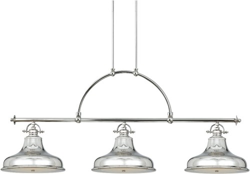 Lampa sufitowa wisząca Grosseto XL w kolorze srebrnym, o wymiarach 136x56 cm. Trzy metalowe klosze w kształcie dzwonów zawieszone na pionowej rurce. Montaż sufitowy, z widocznymi detalami mocowania. Tło białe, podkreślające elegancję lampy.