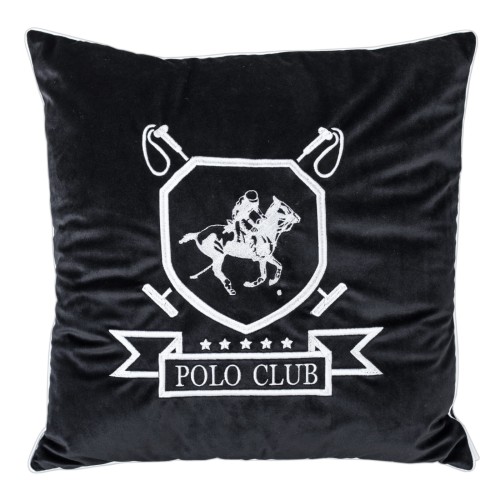 Poduszka dekoracyjna haftowana Polo Club o kwadratowym kształcie, pokryta miękkim, czarnym materiałem. Na froncie widoczny haft przedstawiający jeźdźca na koniu oraz napisem POLO CLUB. Ujęcie frontalne, produkt leży na białym tle.