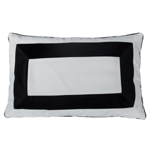 Poduszka Classic Collection w kolorze białym i czarnym, prostokątna, z gładką powierzchnią oraz dekoracyjnym, kontrastowym obszyciem. Widoczny kształt z prostym wzorem, leżąca na białym tle.