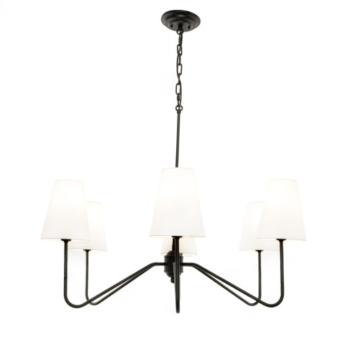 Czarny żyrandol Slim o średnicy 85 cm z pięcioma białymi abażurami. Ujęcie frontalne, produkt wiszący na łańcuchu, metalowa konstrukcja z eleganckim wykończeniem. Tło białe, co podkreśla minimalistyczny design.