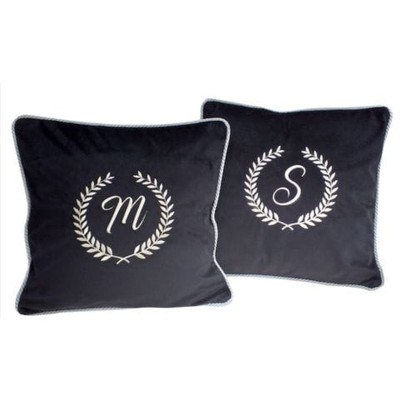 Poduszka Haftowana Dekoracyjna Monogram - Różne Kolory Tkanin 2