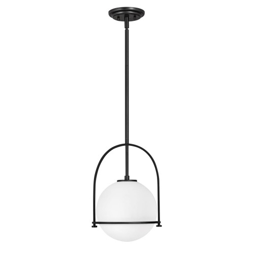 Lampa sufitowa Pesaro w czarnym kolorze z okrągłym, białym kloszem. Wymiary: 43,3x28,9x129,4 cm. Ujęcie frontalne, zawieszona na długim przewodzie, z metalowym uchwytem. Prosty design, idealna do nowoczesnych wnętrz.