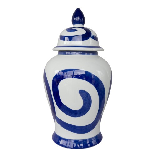 Ceramiczna waza w kształcie amfory, wysokość 46 cm, w biało-granatowym kolorze. Wzór składa się z dużych, niebieskich spiral na białym tle. Ujęcie z boku ukazuje zdobienia oraz spiczastą pokrywkę. Produkt na jasnym tle.