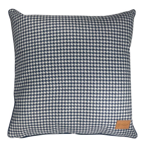 Poduszka Bristol Pepitka w kolorze biało-granatowym, o wymiarach 45x45 cm. Widoczny wzór pepitki na tkaninie oraz skórzana naszywka z logo. Produkt leży na prostym, białym tle, w pozycji płaskiej. Tekstura materiału jest wyraźnie widoczna.