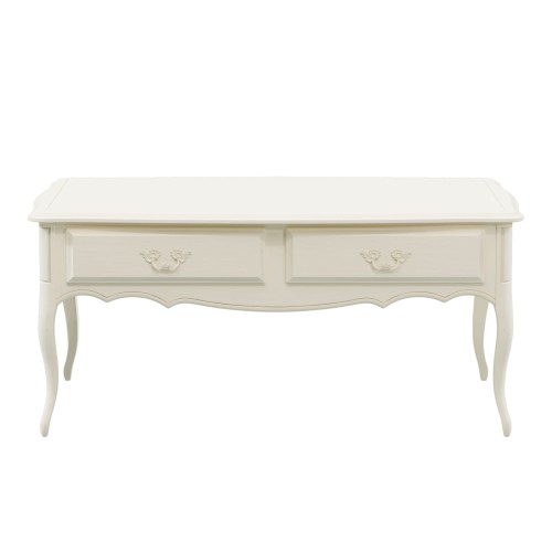 Stylowy Stolik Kawowy Provencale Laura Ashley w kolorze białym, o wymiarach 110x55x50 cm. Ujęcie frontalne, stojący na czterech zakrzywionych nogach. Dwie szuflady z ozdobnymi uchwytami. Gładka powierzchnia blatu, elegancki kształt, subtelne detale.