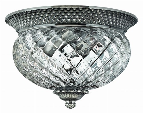 Plafon Cristal M w kolorze srebrnym, wykonany z kryształu, o wymiarach 41x41x22 cm. Produkt wiszący, z dekoracyjną, diamentową fakturą klosza i metalowym, gładkim wykończeniem u góry. Prosty, biały background.