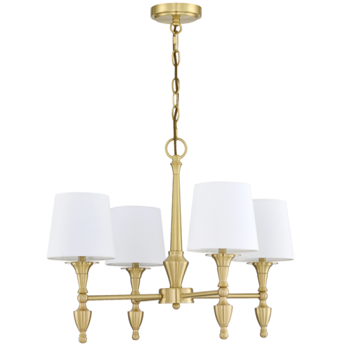 Elegancka lampa sufitowa wisząca o średnicy 61 cm i wysokości 46 cm, wykonana ze szczotkowanego mosiądzu. Posiada cztery białe abażury, montowana na łańcuchu. Zdjęcie prezentuje lampę z dołu, podkreślając jej design i detal.