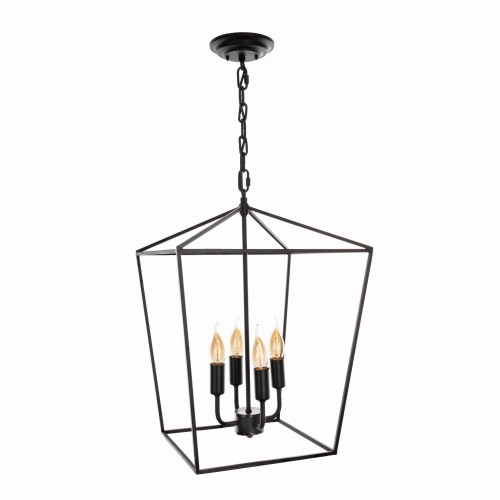 Stylowa lampa sufitowa Geen M, czarna, w kształcie wieloboku. Zawiera cztery źródła światła w gnieździe na wygiętych ramionach. Ujęcie frontalne, wisząca konstrukcja na łańcuchu, na białym tle, co podkreśla jej formę.