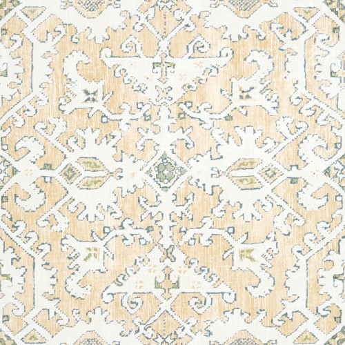 Tapeta Thibaut Anna French PONTORMA w odcieniach złota, bieli i zieleni, z delikatnym wzorem w stylu vintage. Materiał teksturowany, z widocznymi zdobieniami i symetrycznymi motywami. Zdjęcie w zbliżeniu, ukazujące szczegóły wzoru.