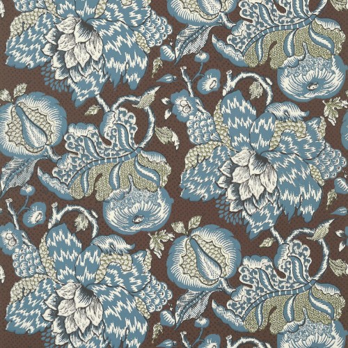 Tapeta Thibaut Anna French w odcieniach brązu i niebieskiego, z kwiatowym wzorem, przedstawiająca detale liści i kwiatów w stylu vintage. Ujęcie frontalne, ukazujące pełną powierzchnię tapety na jednolitym tle.