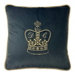 Poduszka Haftowana Dekoracyjna Monogram Royal- Różne Kolory Tkanin