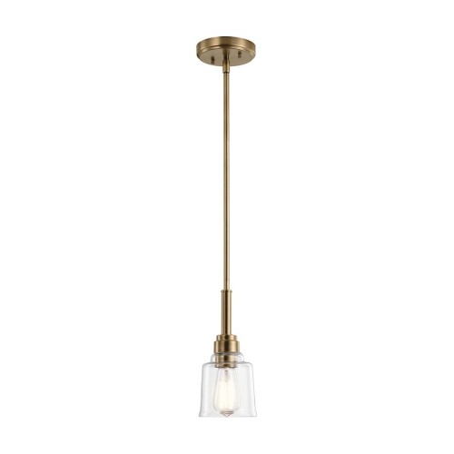 Lampa wisząca Lucis I w kolorze starego mosiądzu z przezroczystym kloszem na metalowym ramieniu. Widok frontalny na elegancką konstrukcję i mosiężne wykończenie, na białym tle.