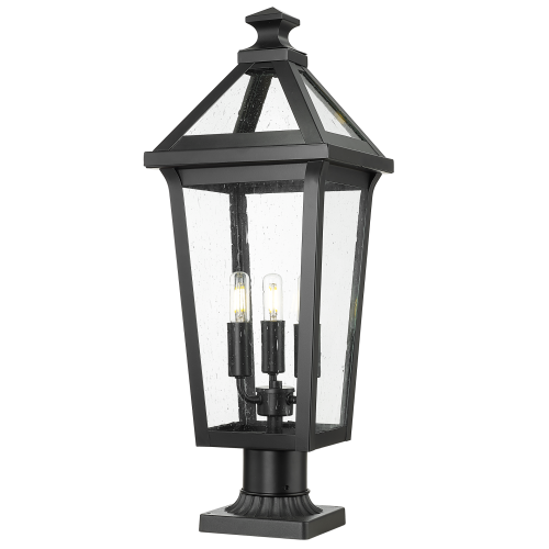 Stojąca lampa ogrodowa Fiorente, 60 cm, czarna matowa metalowa obudowa z przeszklonymi bokami, prostokątna z piramidalnym dachem, wnętrze z dwiema żarówkami i delikatnymi detalami, na jednolitym tle.