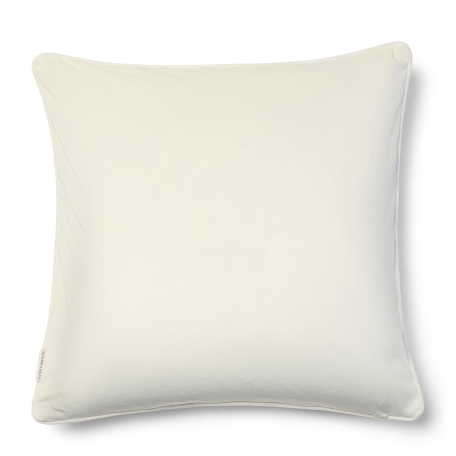Poduszka dekoracyjna Shell Cove w kolorze białym, o wymiarach 50x50 cm. Produkt o gładkiej, matowej fakturze, leżący na neutralnym tle, bez widocznych wzorów. Idealna do aranżacji wnętrz.