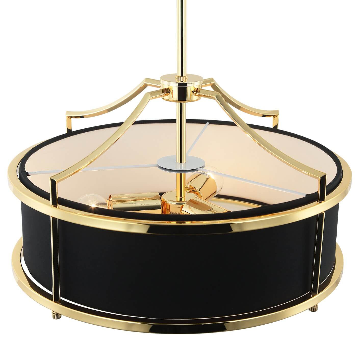 Lampa sufitowa wisząca Stanza o wymiarach 42x23 cm, w złotym połysku. Produkt widoczny z dołu, zawieszony, z czarnym abażurem. Detal konstrukcji metalowej oraz osłony źródła światła w kolorze złotym. Tło jednolite.