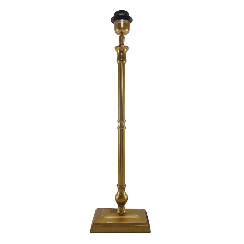 Podstawa lampy stołowej Mercury w kolorze mosiądzu, o wysokości 55 cm. Stojąca, z kwadratową podstawą i smukłym, cylindrycznym korpusem. Widoczny gwint do mocowania klosza. Tło białe, eksponujące detal i kolor produktu.