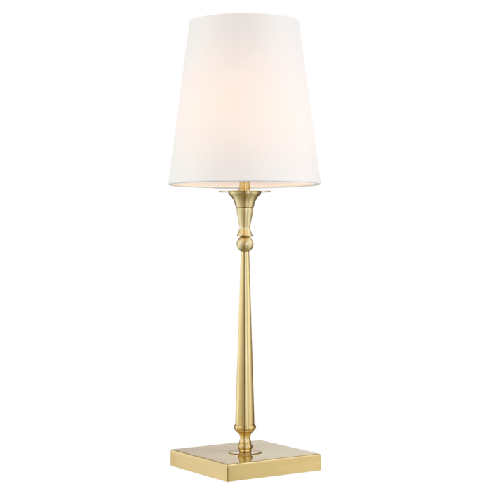 Stylowa lampa stołowa Fresco w kolorze szczotkowanego mosiądzu, o wysokości 58 cm i szerokości 22 cm. Posiada prostą podstawę oraz biały klosz, emitujący miękkie światło. Ujęcie z przodu, produkt stojący na jednolitym tle.