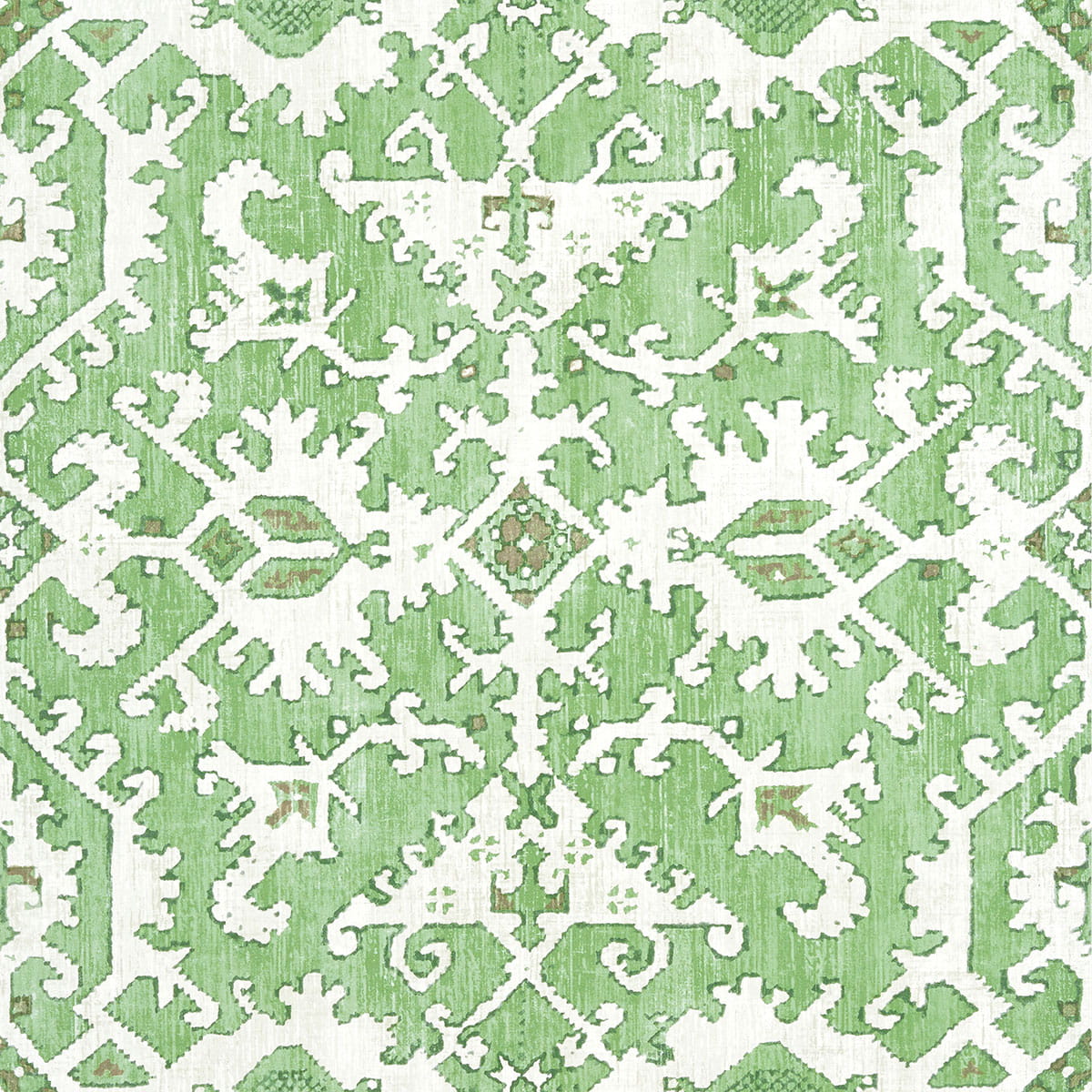 Tapeta Thibaut Anna French PONTORMA w zielonym i białym kolorze, z delikatnym, teksturowanym wzorem, przedstawiająca śnieżnobiałe ornamenty na jasnym tle. Produkt ukazany w zbliżeniu, ukierunkowany na dekoracyjny detal wzoru.