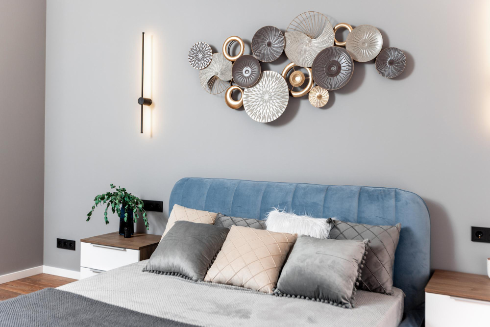 Jak układać poduszki dekoracyjne w salonie i sypialni?